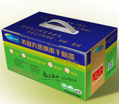 膩?zhàn)臃?/></p><p>　　開裂是指膩?zhàn)訉赢a(chǎn)生裂縫，產(chǎn)生的原因：</p><p>　　1、基層松動(dòng)、漲縮開裂，接縫處未有效處理開裂。</p><p>　　2、單遍批刮太厚，干燥太快，表干里不干。</p><p>　　3、膩?zhàn)臃劾锿鈱硬慌涮祝庥怖锼伞?/p><p>　　4、膩?zhàn)又谢煊谐獾钠渌牧稀?/p><p>　　預(yù)防膩?zhàn)臃坶_裂的措施：</p><p>　　1、基層結(jié)構(gòu)要穩(wěn)定;避免使用伸縮系數(shù)大的基材;接逢處理要按規(guī)范施工。</p><p>　　2、需厚批膩?zhàn)犹帒?yīng)薄批多遍。</p><p>　　3、膩?zhàn)永锿鈱討?yīng)配套使用，忌里松外硬或里外層膩?zhàn)佑捕炔町愄蟆?/p><p>　　4、膩?zhàn)诱{(diào)配時(shí)忌混入除水外的其它材料。</p><p>　　整改措施：</p><p>　　1、結(jié)構(gòu)松動(dòng)要待結(jié)構(gòu)穩(wěn)定后施工。</p><p>　　2、水泥砂漿開裂或交接縫開裂應(yīng)重新做接縫處理，可用百年達(dá)接縫王先進(jìn)行接縫處理，在批刮膩?zhàn)印?/p><p>　　正常膩?zhàn)臃凼┕げ襟E：</p><p>　　1.準(zhǔn)備膩?zhàn)?/p><p>　　常見的膩?zhàn)臃垡话阈枰F(xiàn)場調(diào)配，在進(jìn)行膩?zhàn)臃壅{(diào)配時(shí)一定要嚴(yán)格按照產(chǎn)品說明說的配比來進(jìn)行。此外，還應(yīng)充分?jǐn)嚢枘佔(zhàn)?，待膩?zhàn)屿o置10～20分鐘后再次攪拌均勻即可使用。</p><p>　　2.批刮膩?zhàn)?/p><p>　　用刮板或抹刀按常規(guī)批刮，批刮時(shí)盡量用力均勻以便讓膩?zhàn)雍蛪γ娉浞终辰Y(jié)，一步到位，盡量不要反復(fù)批刮。批刮膩?zhàn)拥暮穸纫话阍?.8～1.5mm間，如果批刮過厚會(huì)造成空鼓，太薄會(huì)造成脫粉。此外，新房一般批刮二遍即可，二手房則三遍。</p><p>　　3.砂紙打磨</p><p>　　膩?zhàn)痈珊?，需要用砂紙進(jìn)行打磨。打磨一定要從四周向中心來操作，打磨邊角時(shí)更是要格外小心，能直盡量直。注意打磨砂紙不要漏磨或?qū)⒛佔(zhàn)幽ゴ?，刮板印?jīng)砂紙打磨后，將浮塵清理干凈，就可以直接刷面漆了。</p><p style=