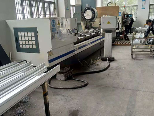 沖壓機(jī)械手一個(gè)月能拿多少錢(qián)？